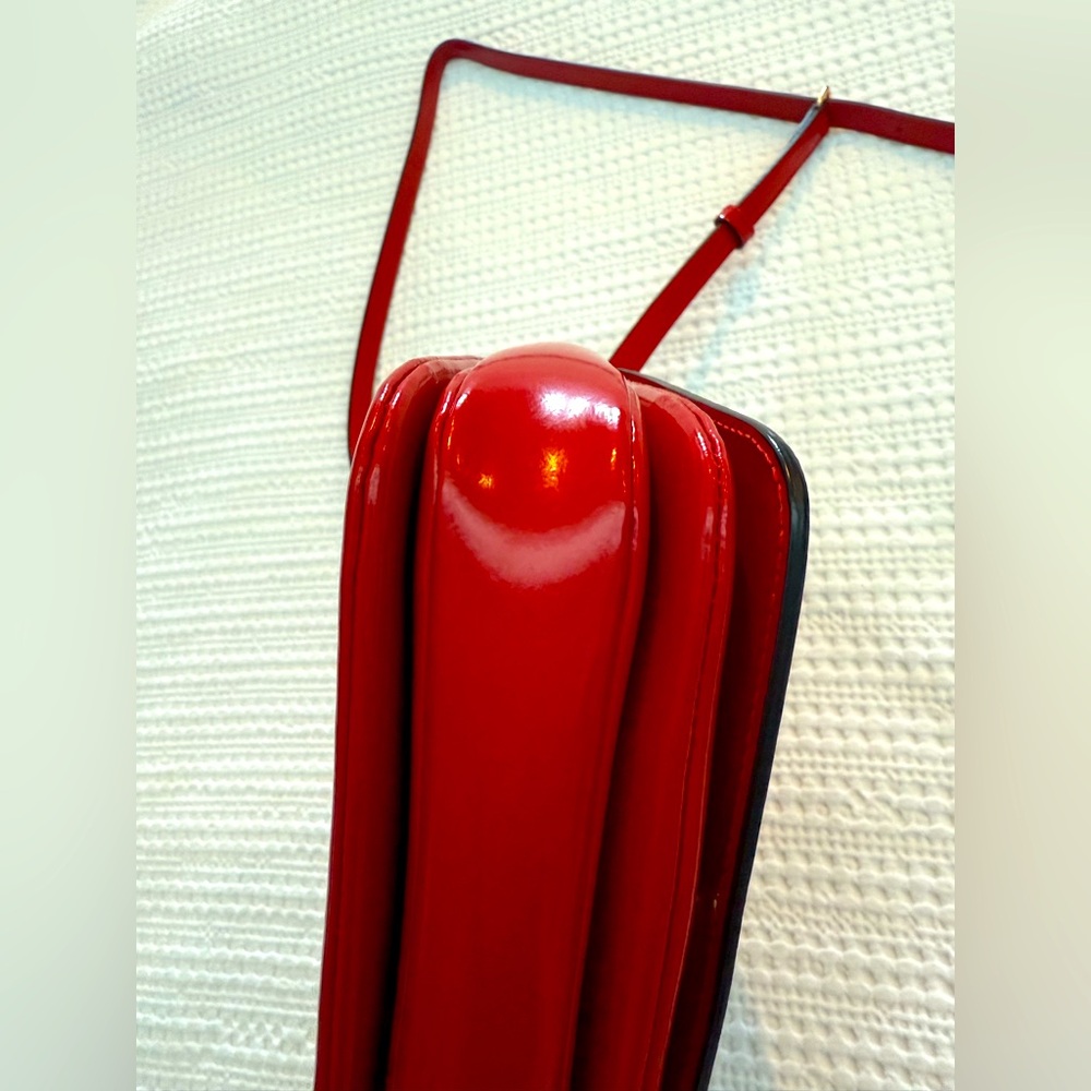 ❤️ Marni mini sculpture red crossbody, gold carry handle ❤️ - Picture 7 of 16